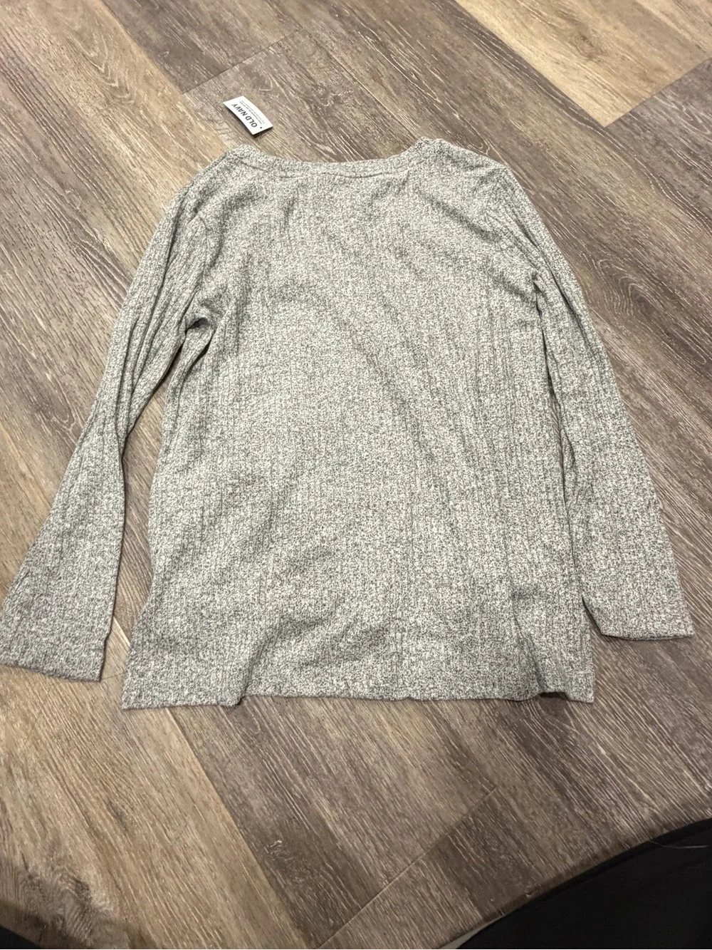 Old Navy Heather Gray Long Sleeve Knit Top